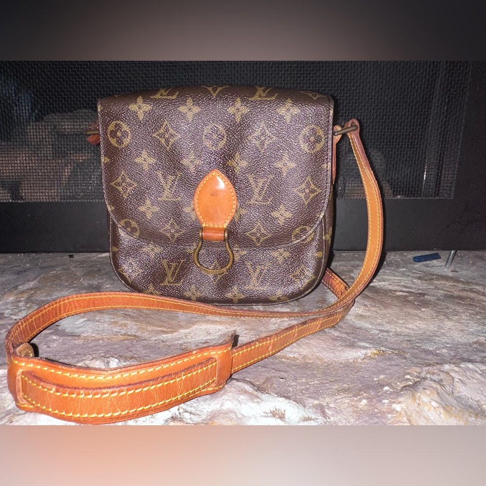 AUTHENTIC Louis Vuitton Monogram Canvas Crossbody Saint Cloud PM